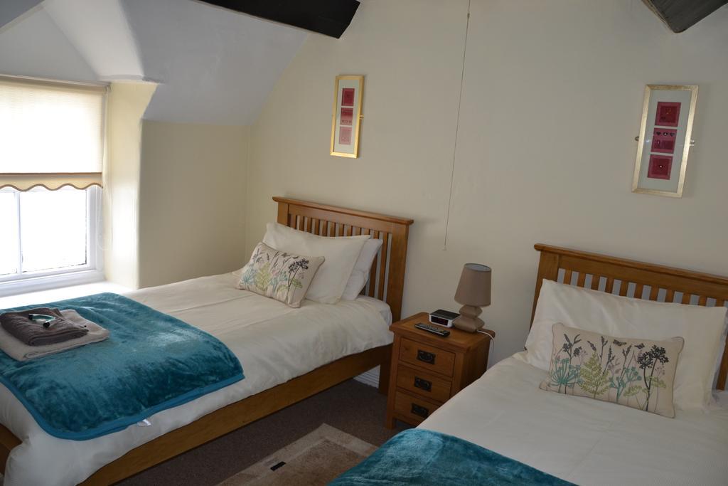 Crown Hotel Corwen Habitación foto