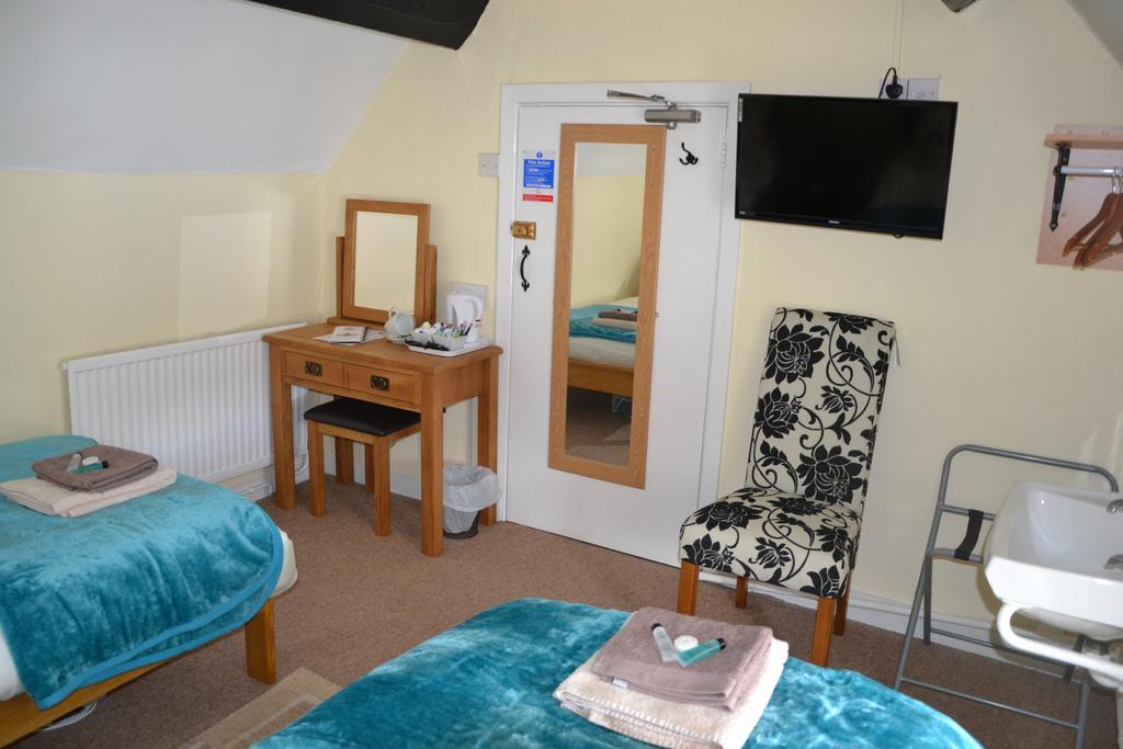 Crown Hotel Corwen Habitación foto