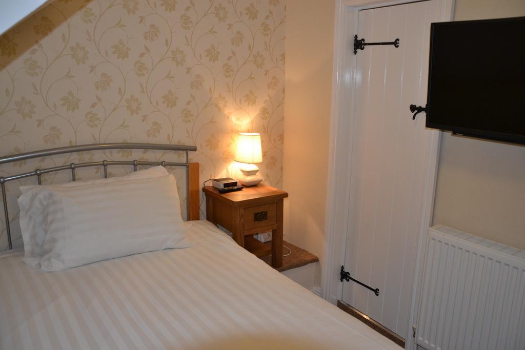 Crown Hotel Corwen Habitación foto
