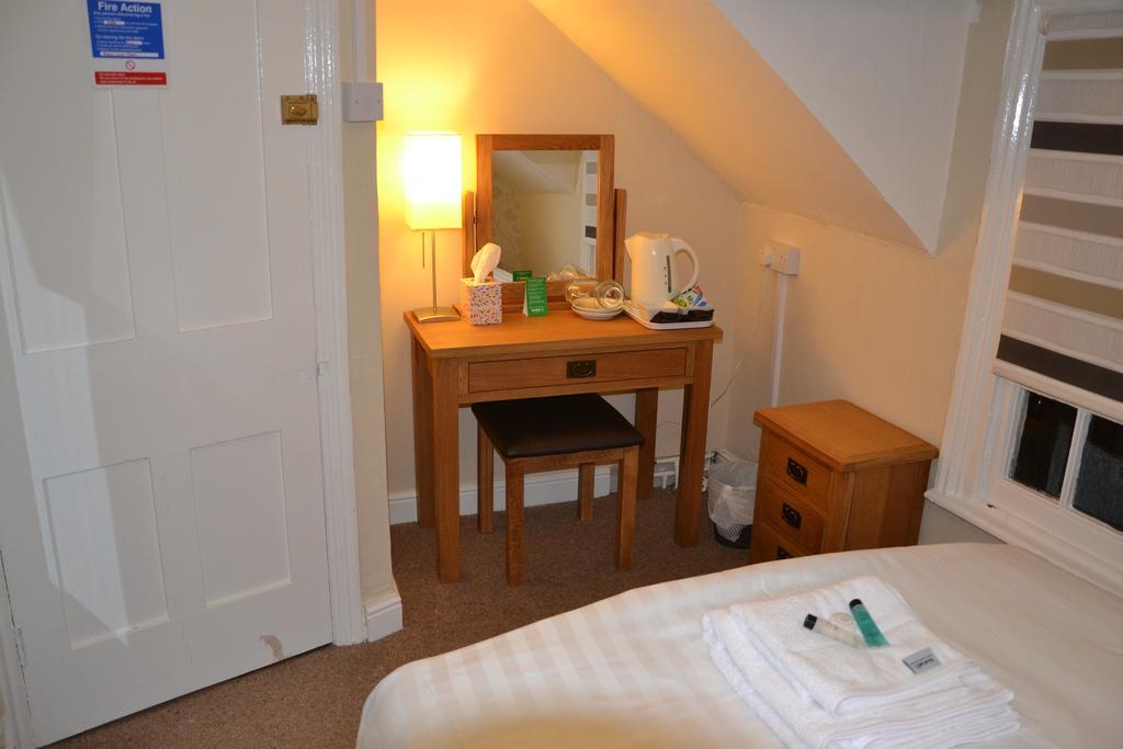 Crown Hotel Corwen Habitación foto